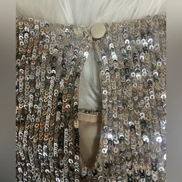 Gianni Bini Silver Sequin Short Sleeve Top - Picture 5 of 11